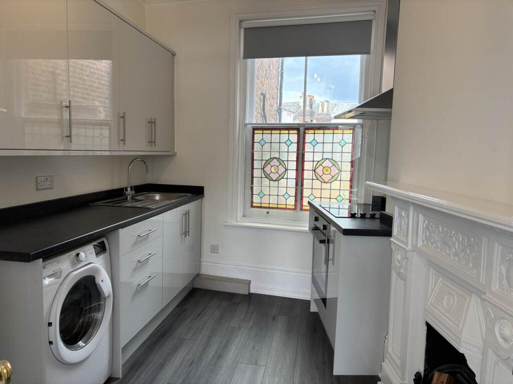 18a Monson Colonnade