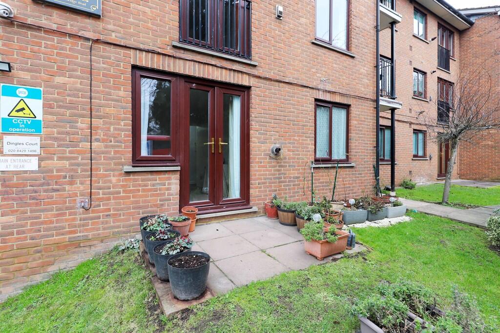 8 Dingles Court (...