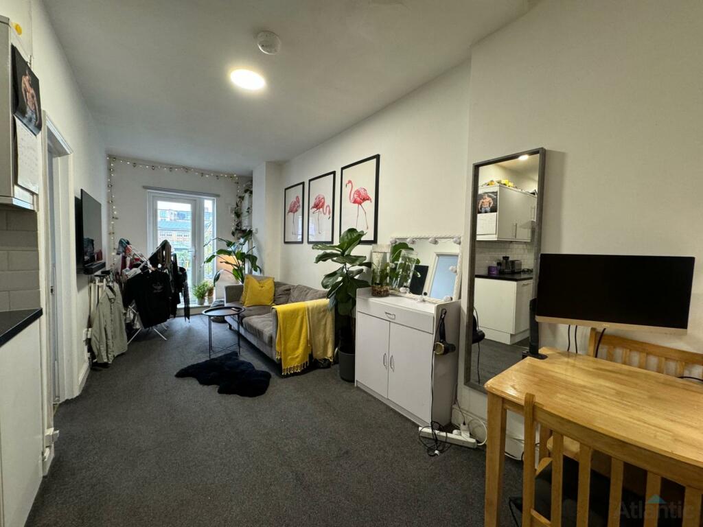 Brixton Road, Oval, SW9