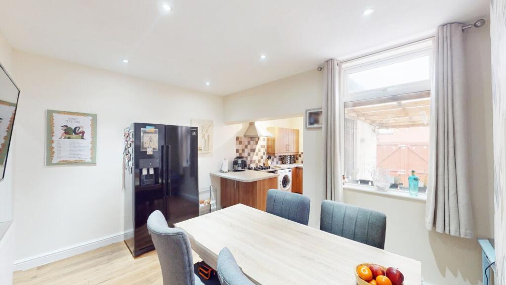 Dining/Kitchen