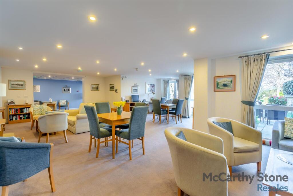8642747-interior01.jpg