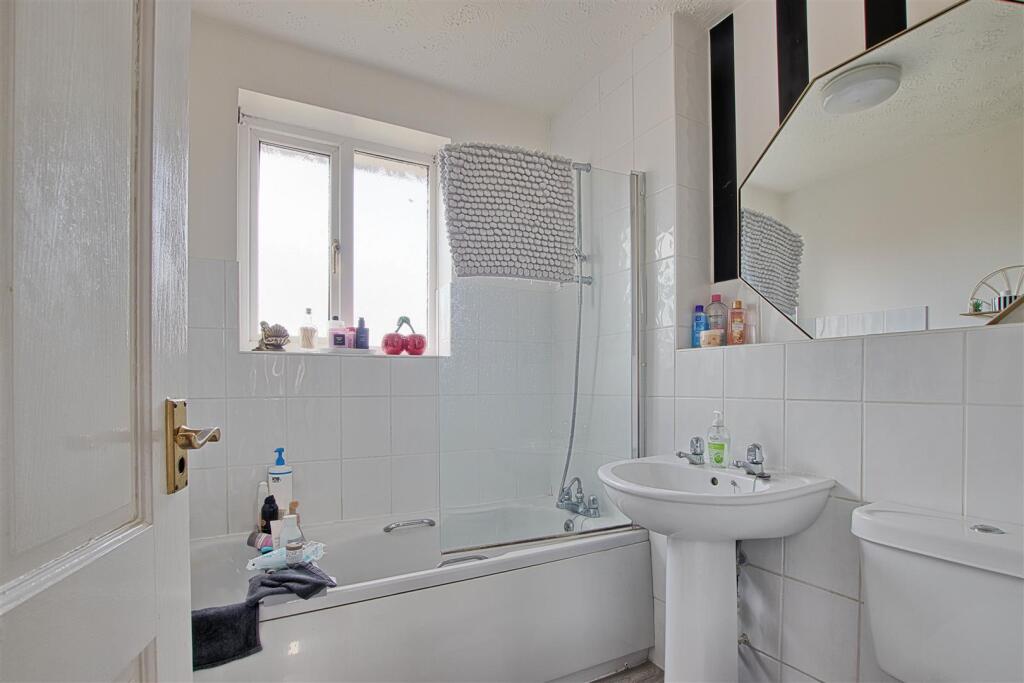 Bathroom.jpg