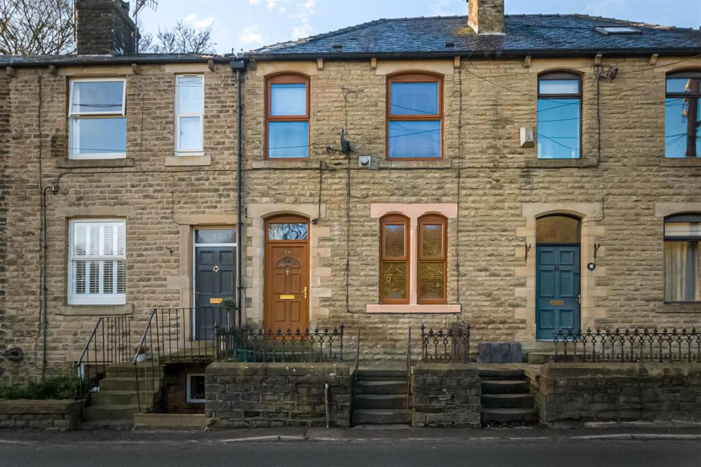 35 Delph New Road Dobcross OL35BA 001.JPG