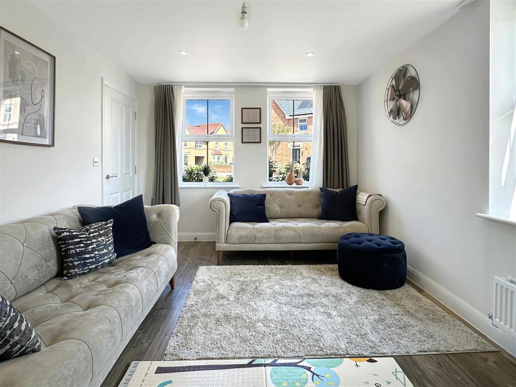 Living Room (2)