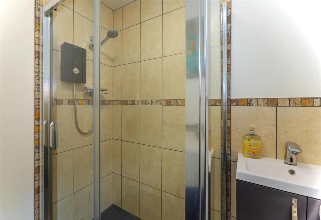 Guest cloakroom 1 SAPL8431-20250731-DxO_DeepPRIME 