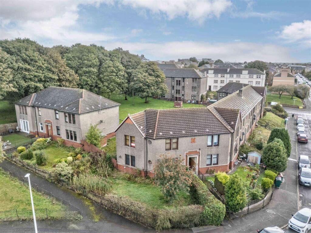 7D Fleming Gardens East Dundee-2.JPG