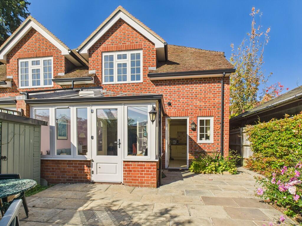 CAM05068G0-PR0052...