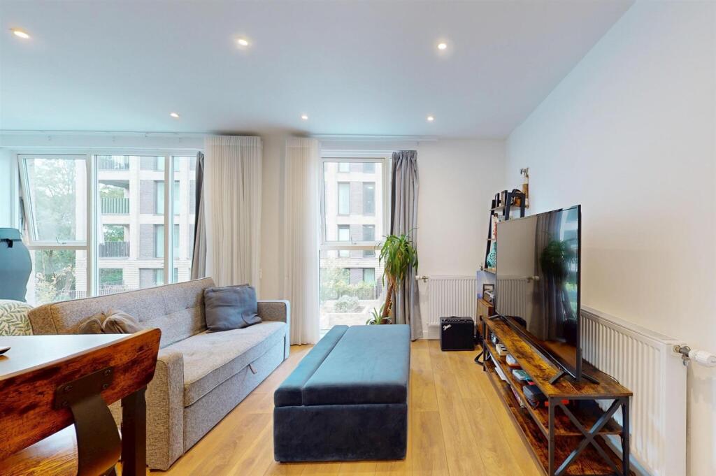 Barrain London - Property to rent in Beckton