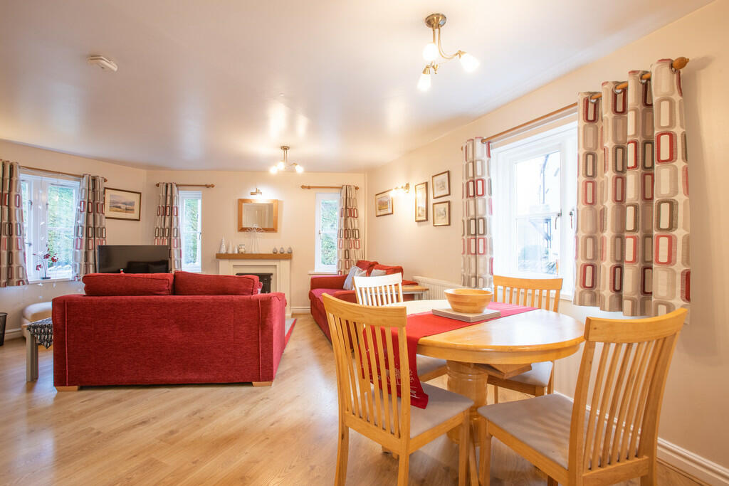 Open Plan Living/...