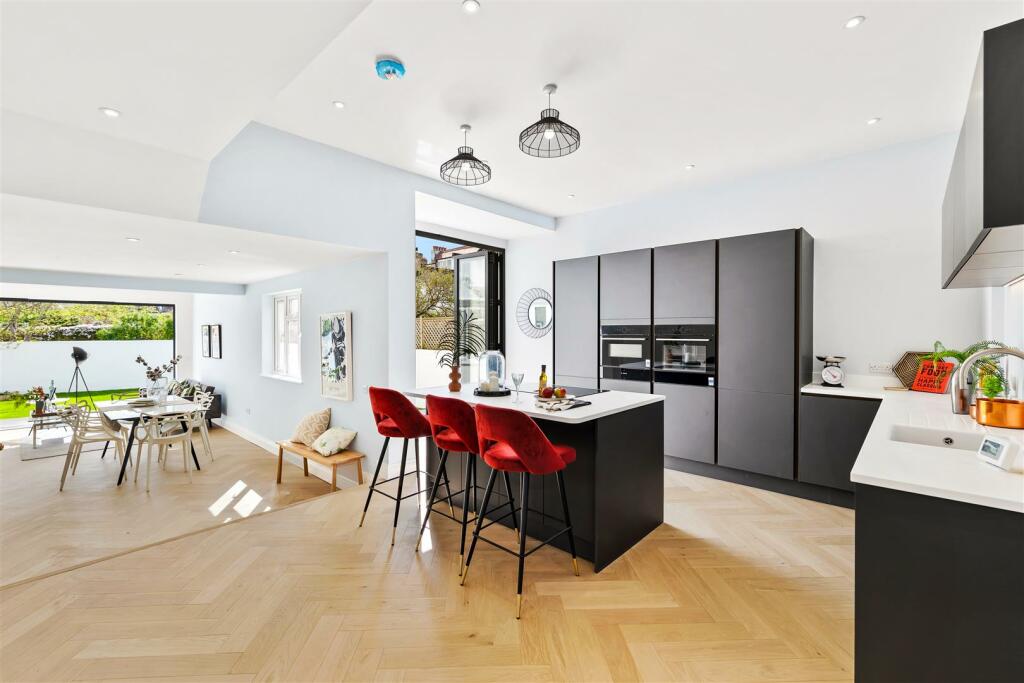 10 Pembroke Crescent Renovation Full Res-39.jpg