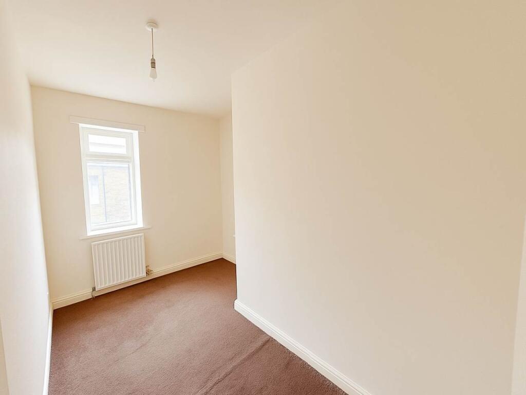 Bedroom 2 (2)