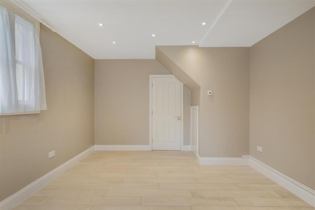 Flat 2, 25 Brougham Road - J0B4UvEqzSccPDZvaRNt.jp
