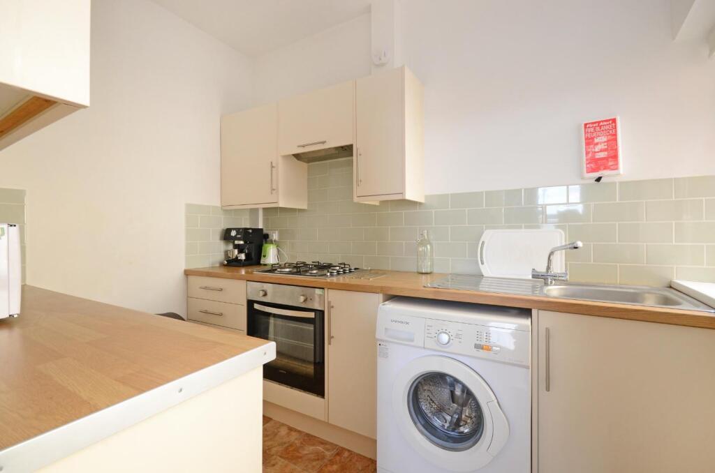 Burns Rd 4, kitchen.jpg