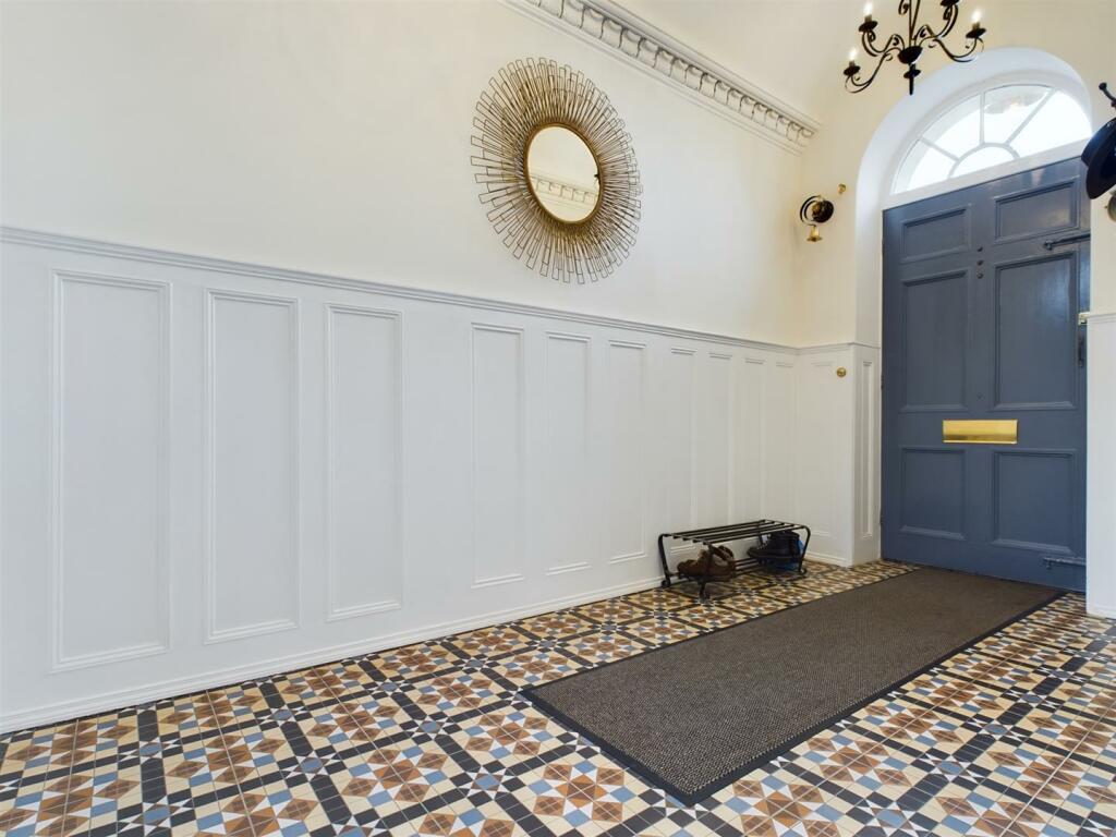 Front door - hallway.jpg
