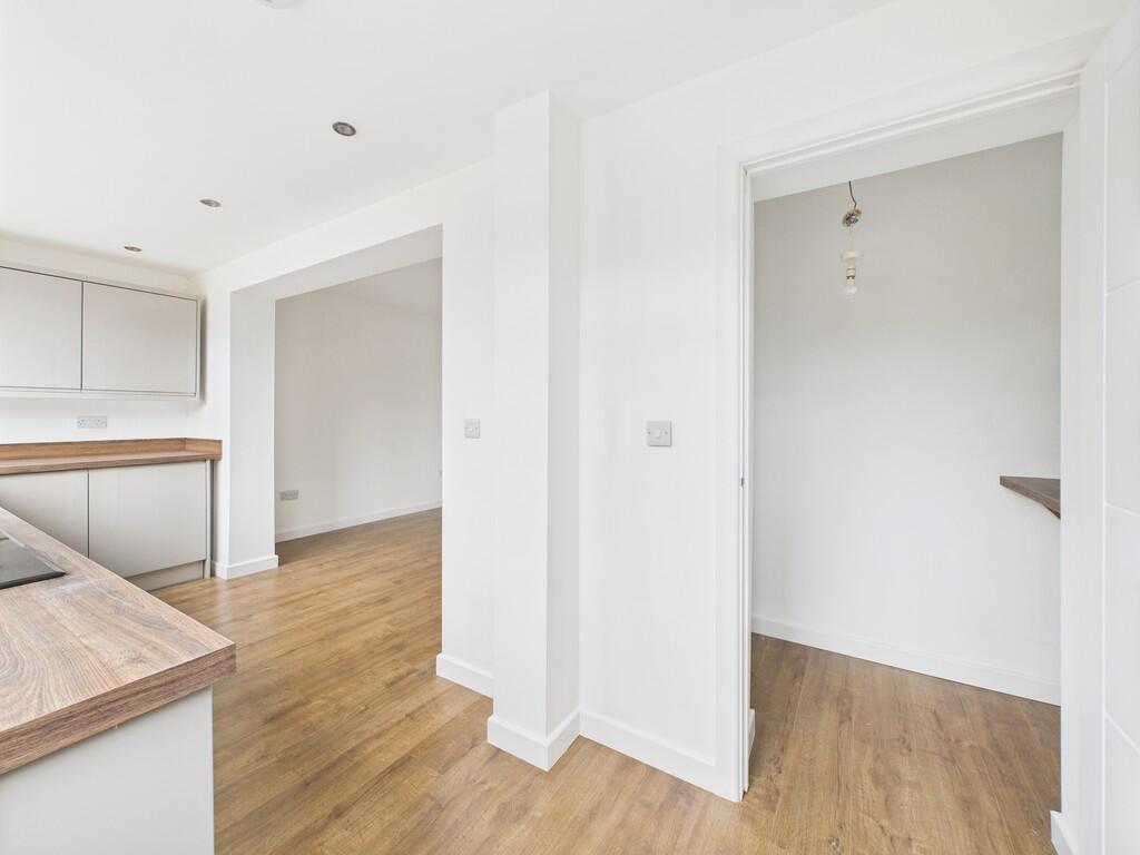 CAM05068G0-PR0044...