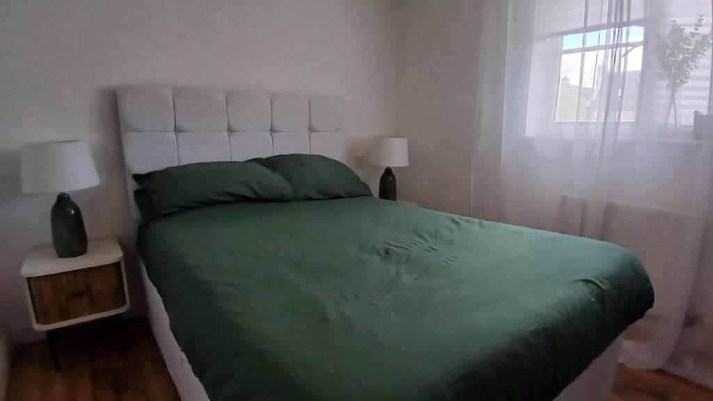 Bed 4.jpg