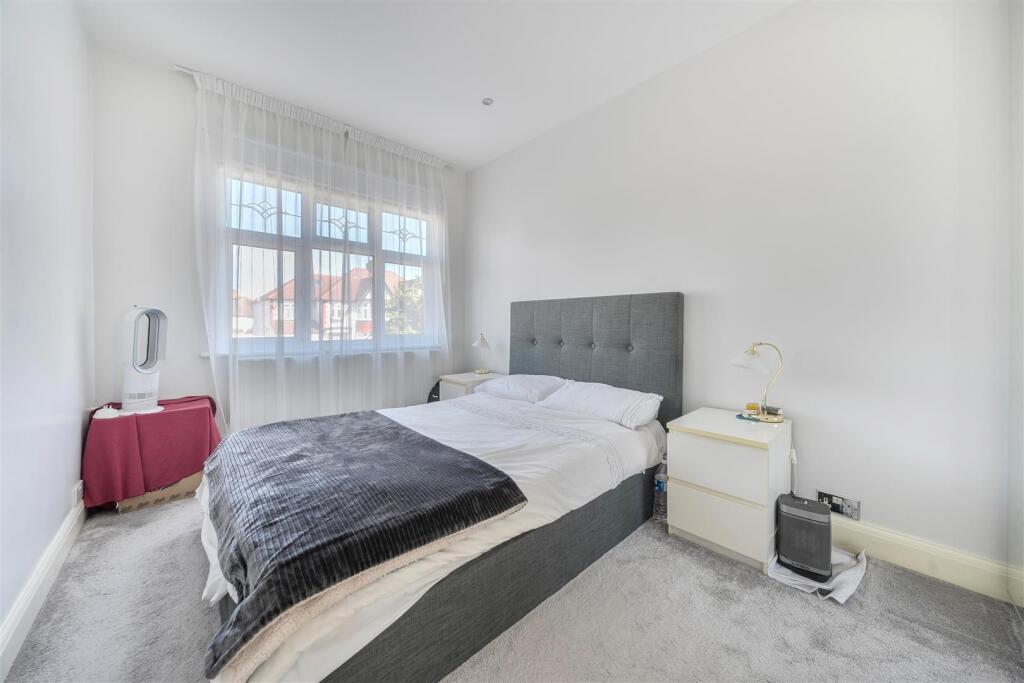 Bedroom 4.jpg