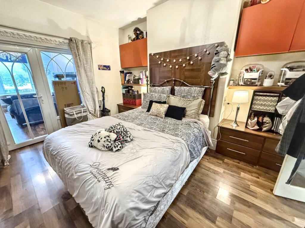 117 front - Owner bedroom.jpg