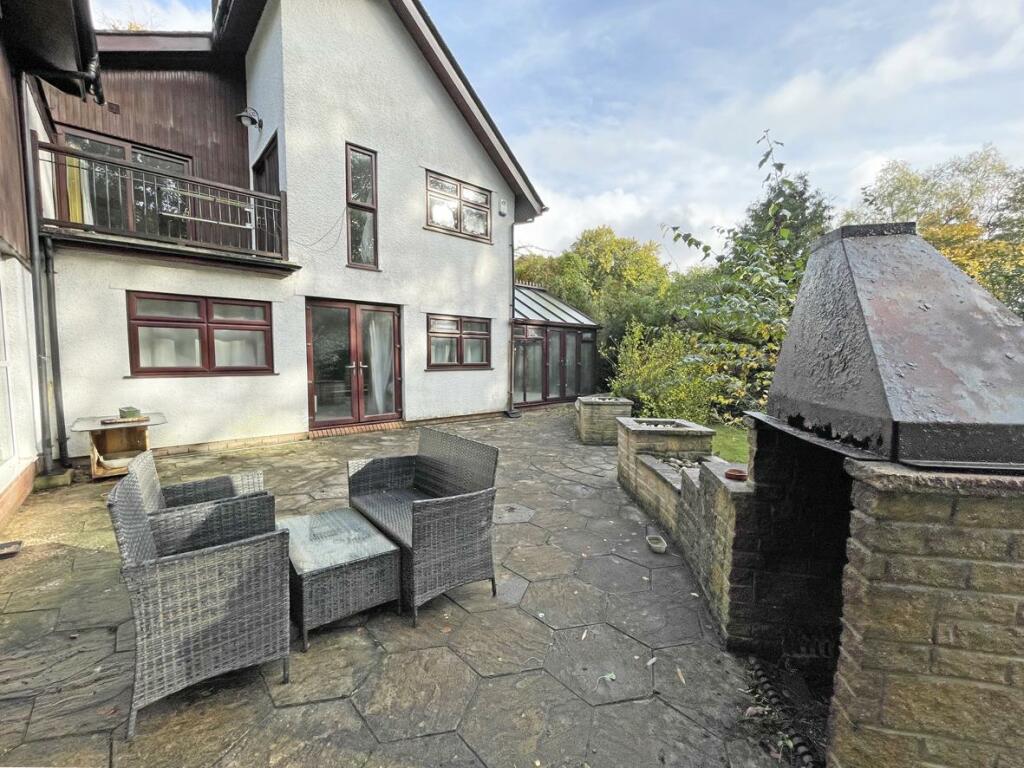 Wood Park 6 Garden Patio.jpg