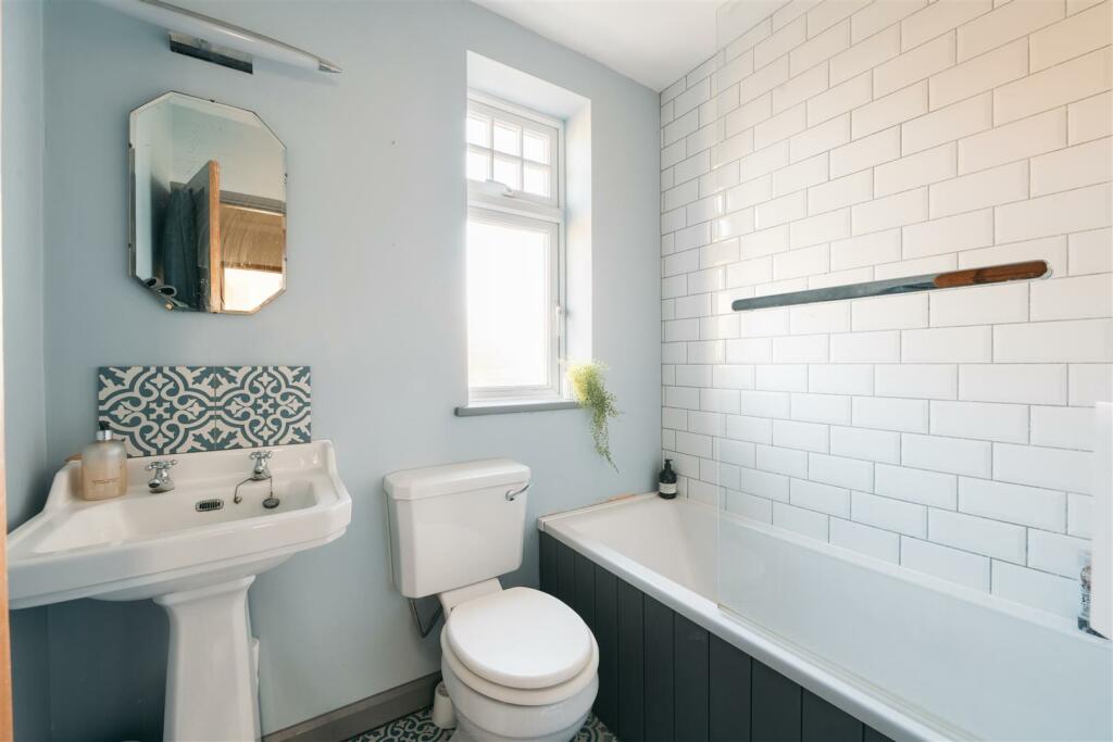 48 Brampton Park Rd, Hitchin-22.jpg