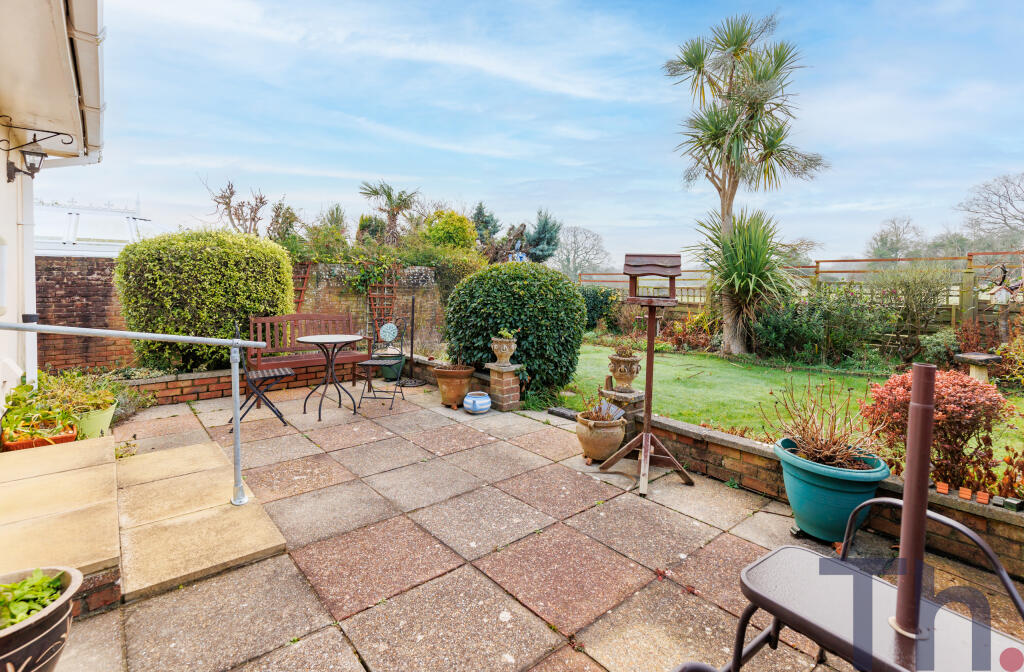 Patio &amp; Lawned Garden