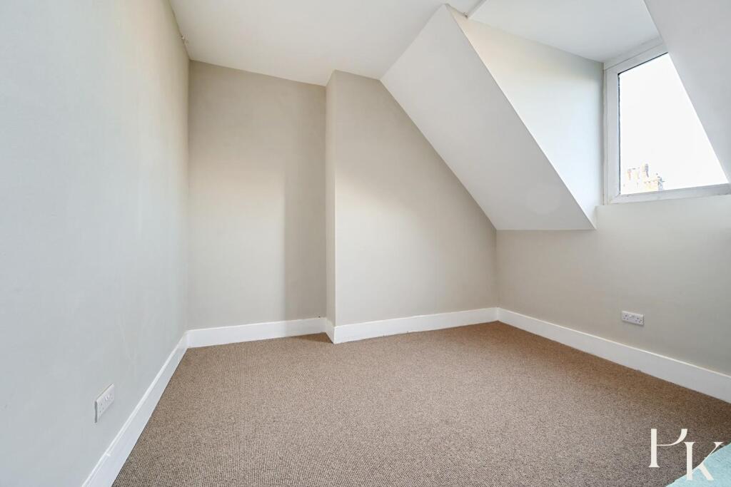 Flt 5, 66 Pembroke Cresent, BN3 (9).jpg