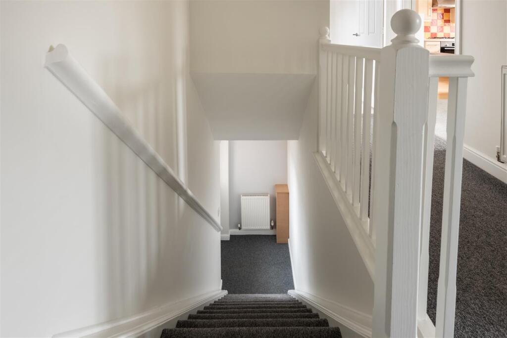 49 St Matthews Close-11.jpg