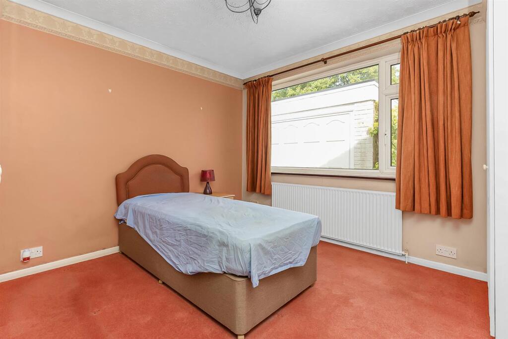 Oatlands, Church Drive