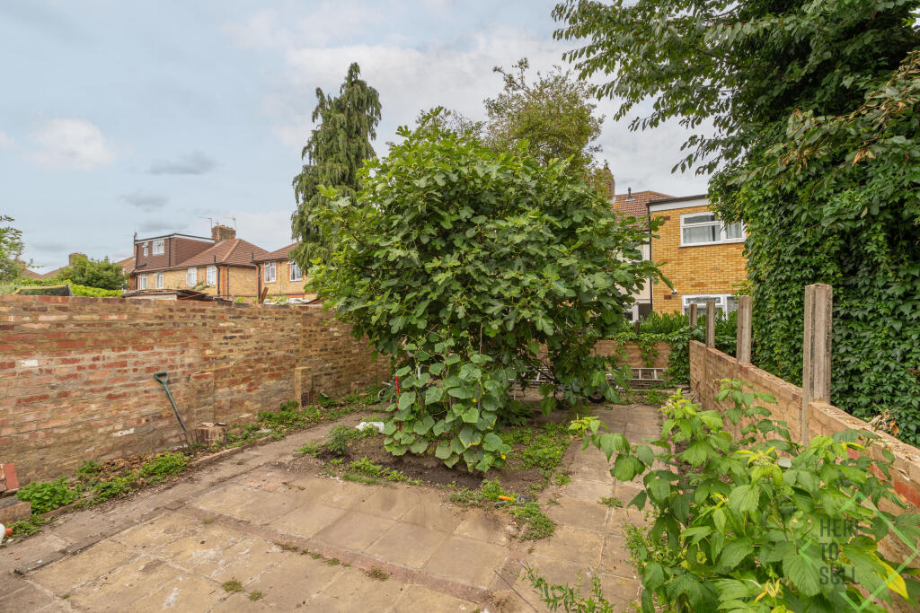 1 Northumberland Gardens, EDMONTON, N9 9LN-2