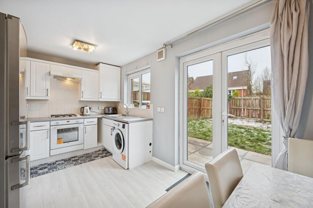 Kitchen / Dining Area