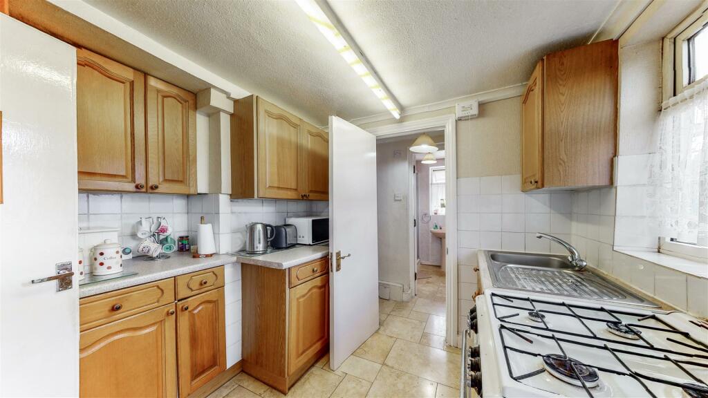 Kitchen Reverse