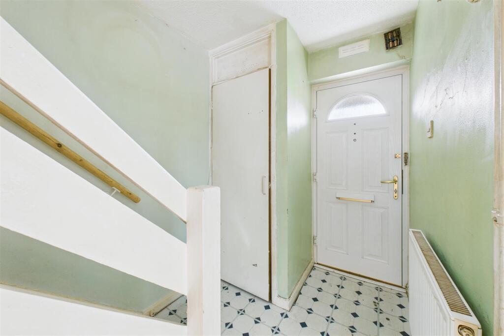 15 Courtenay Walk, Worle, North Somerset BS22 7TQ 