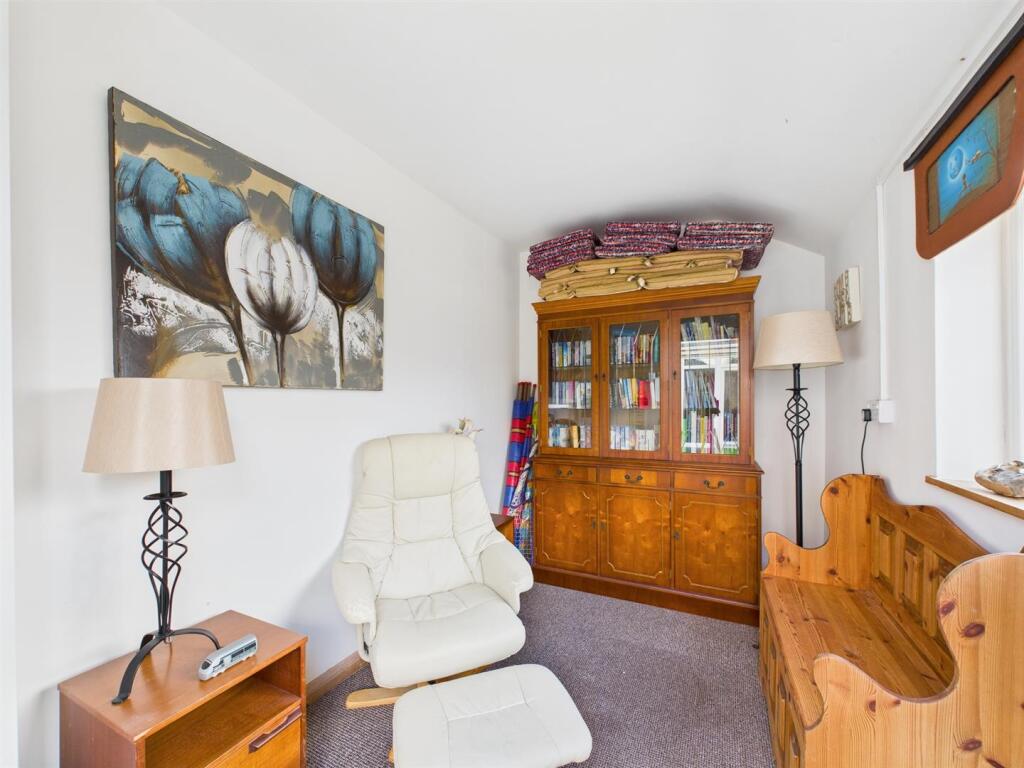 Outbuilding/Home Study