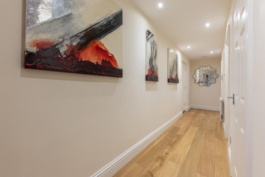 Lion Court F2 (21...