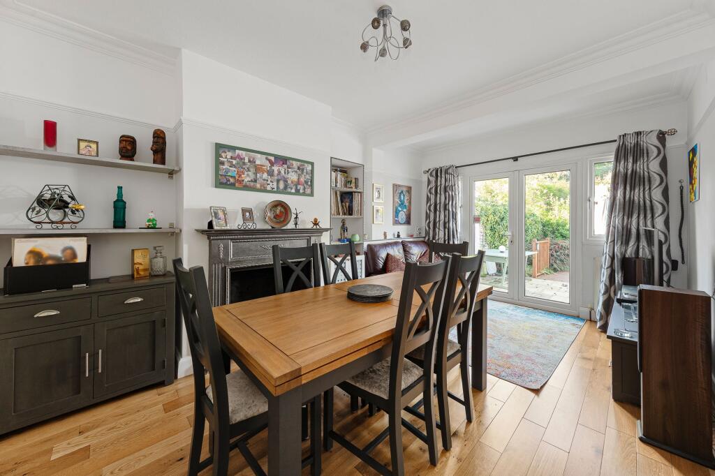 The Chase, Coulsdon, CR5