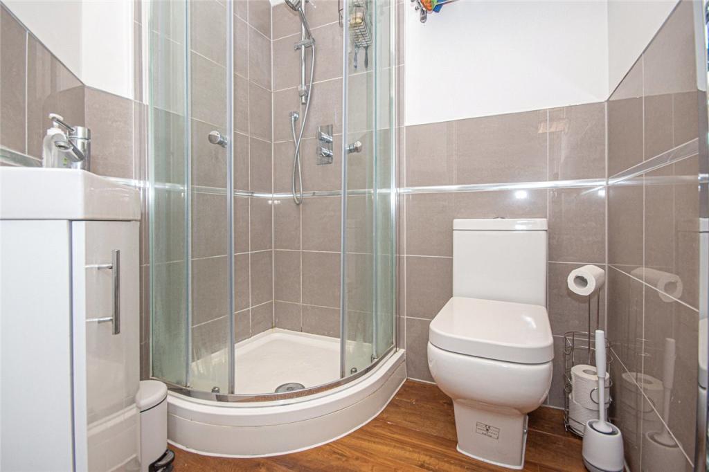 D/S Shower Room
