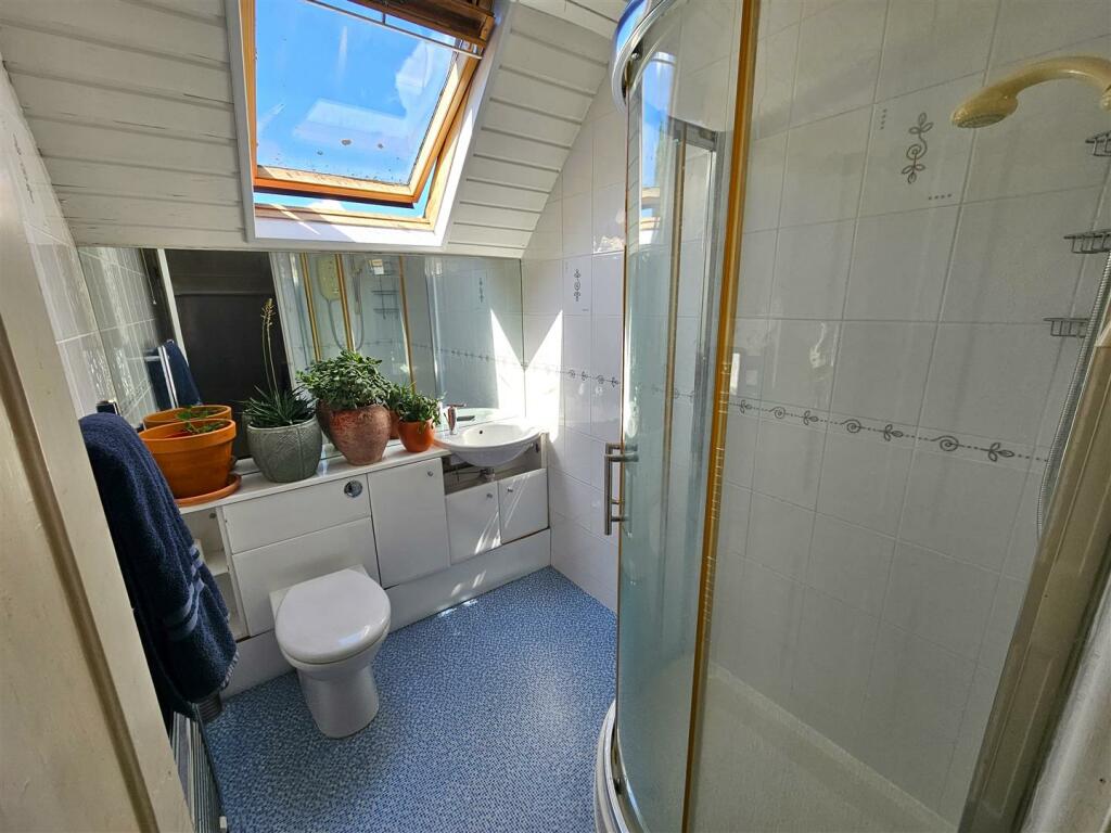 Shower Room.jpg