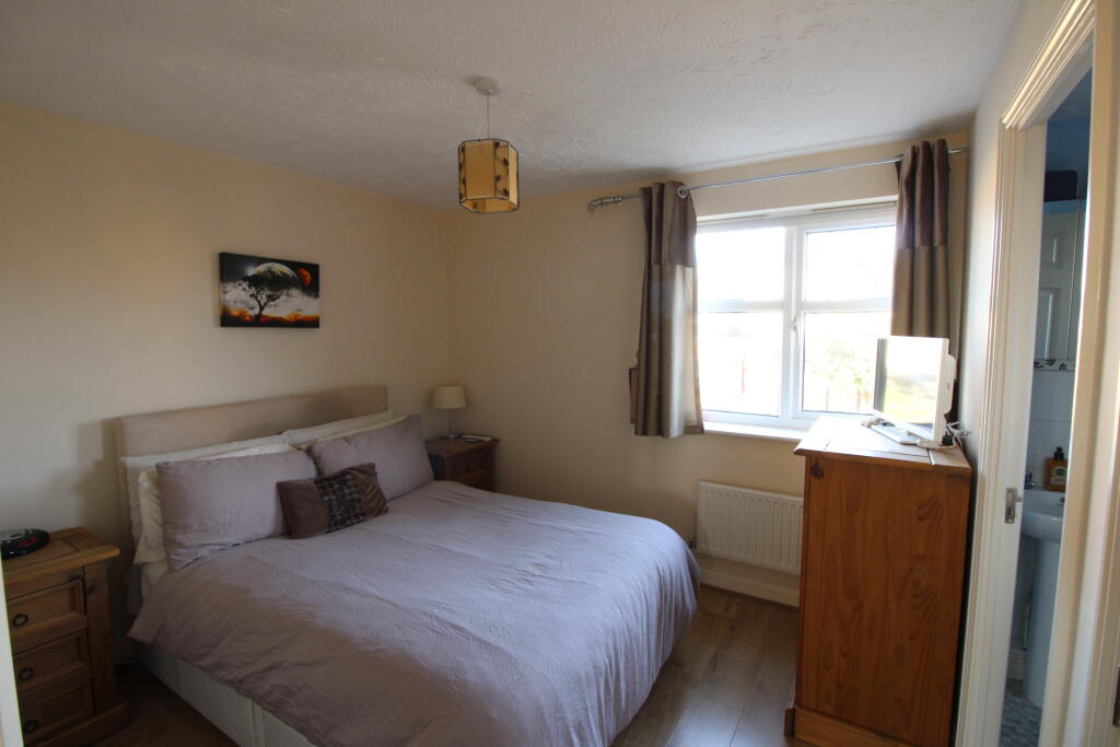 Bedroom 1.JPG