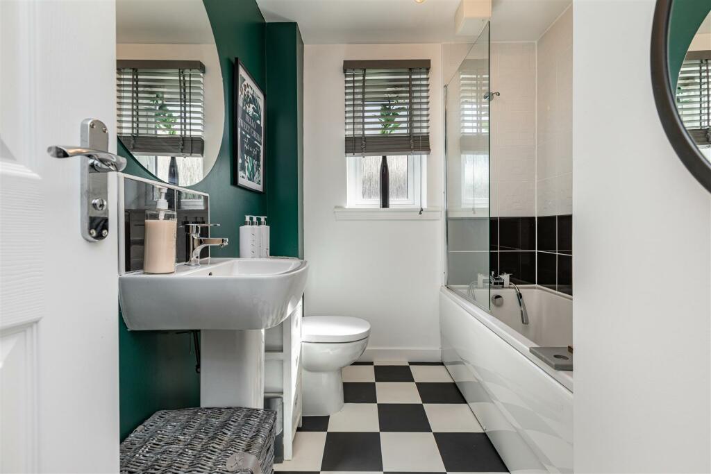43 Knoll Park Galashiels 43.JPG