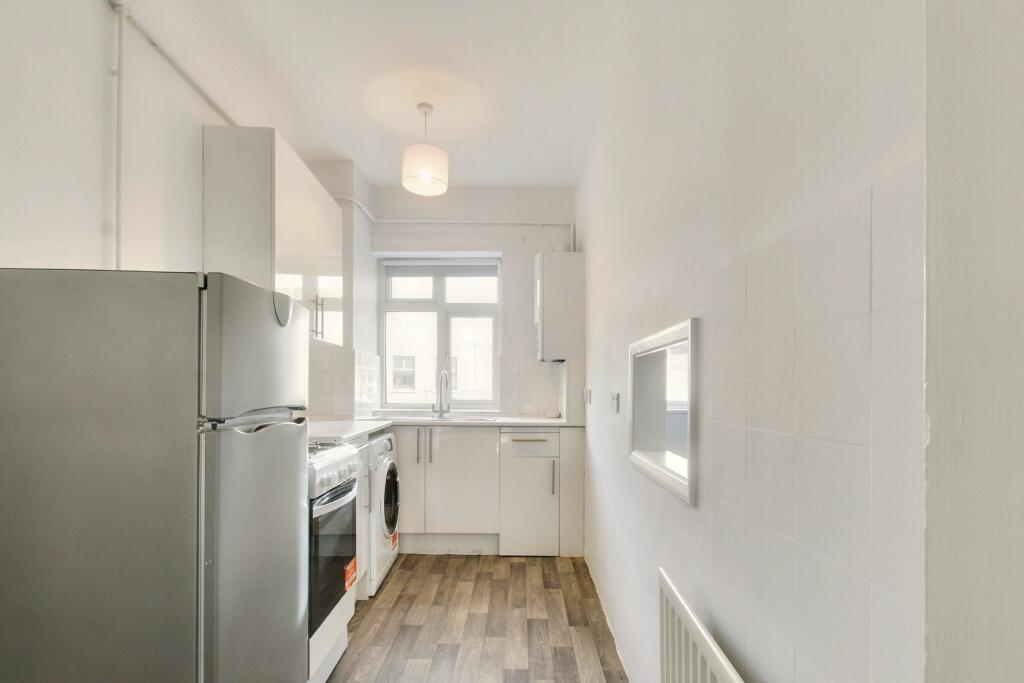 4.KITCHEN.jpg