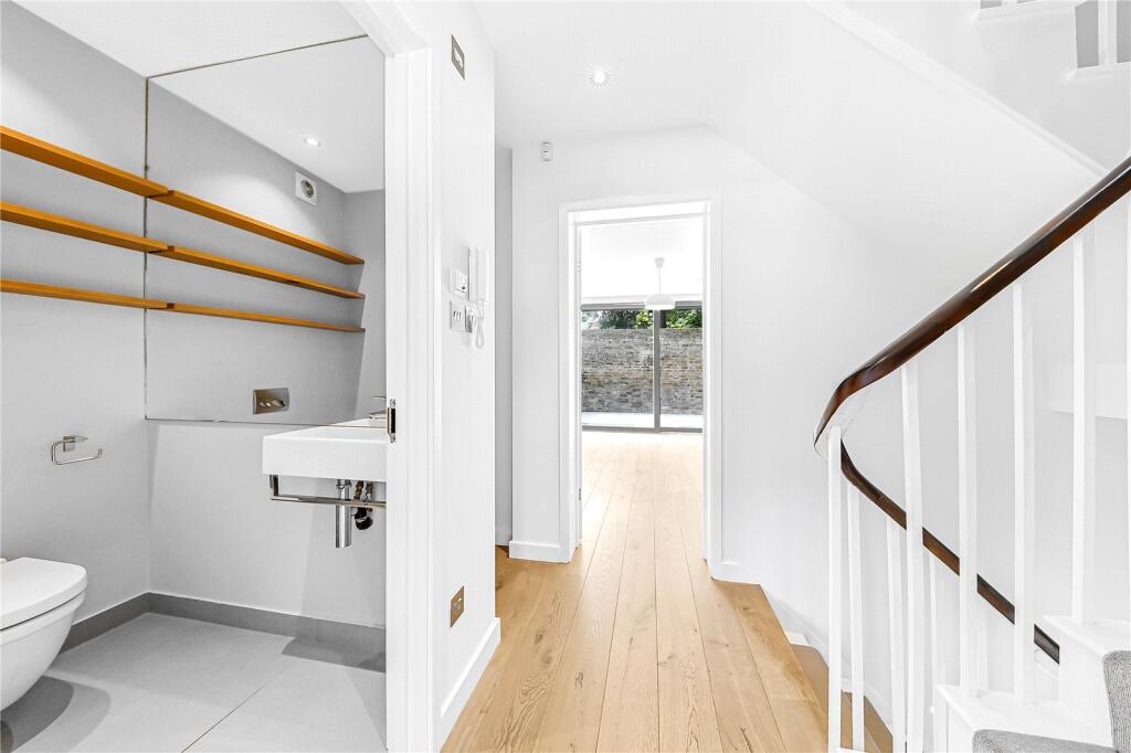 Hallway &amp; Guest Wc