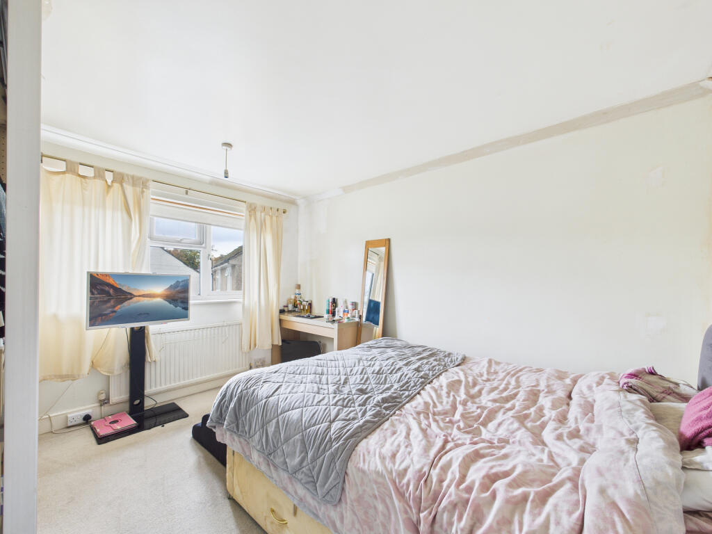 CAM01354G0-PR0613-STILL006