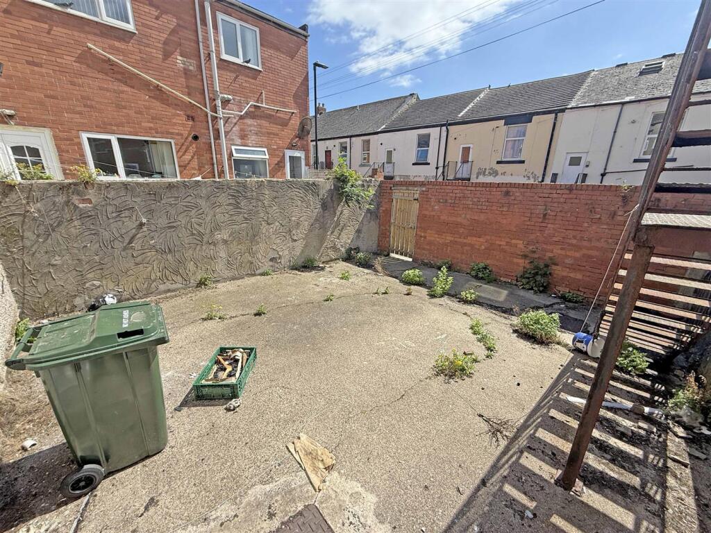 William Street Rear Yard.jpg