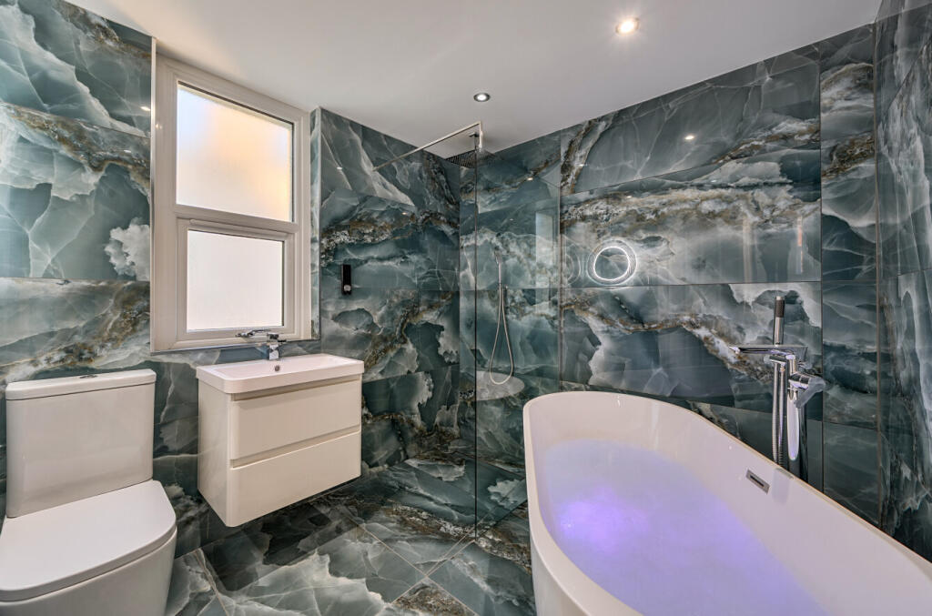 1380683-12-6920d2...