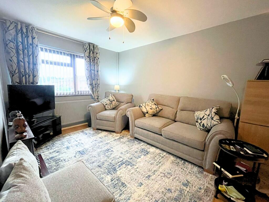 Reception room.