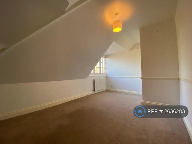 Bed 2:16'5 x 10'2(5.0m x 3.10m)