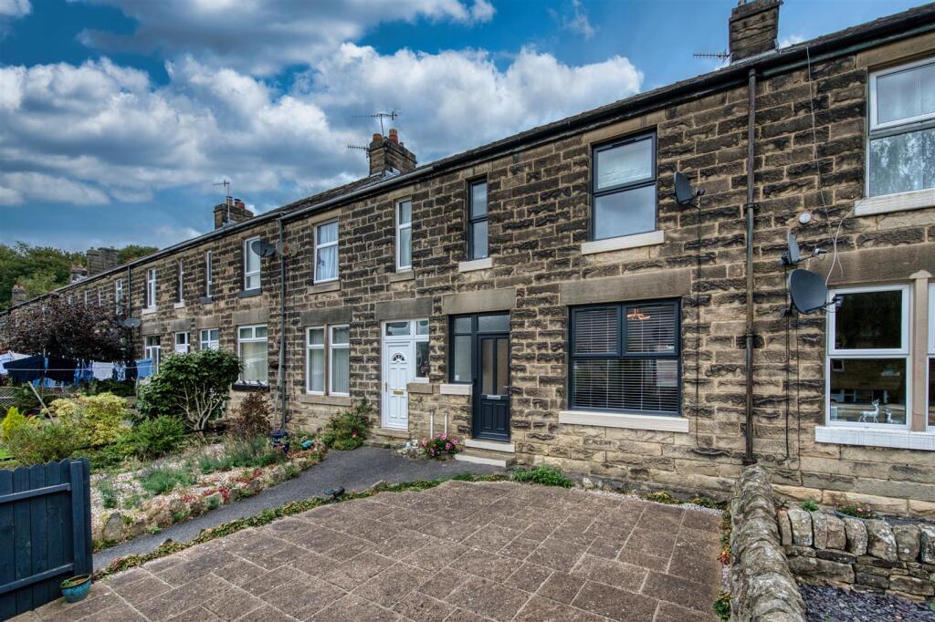 Front garden and front of the home.jpg