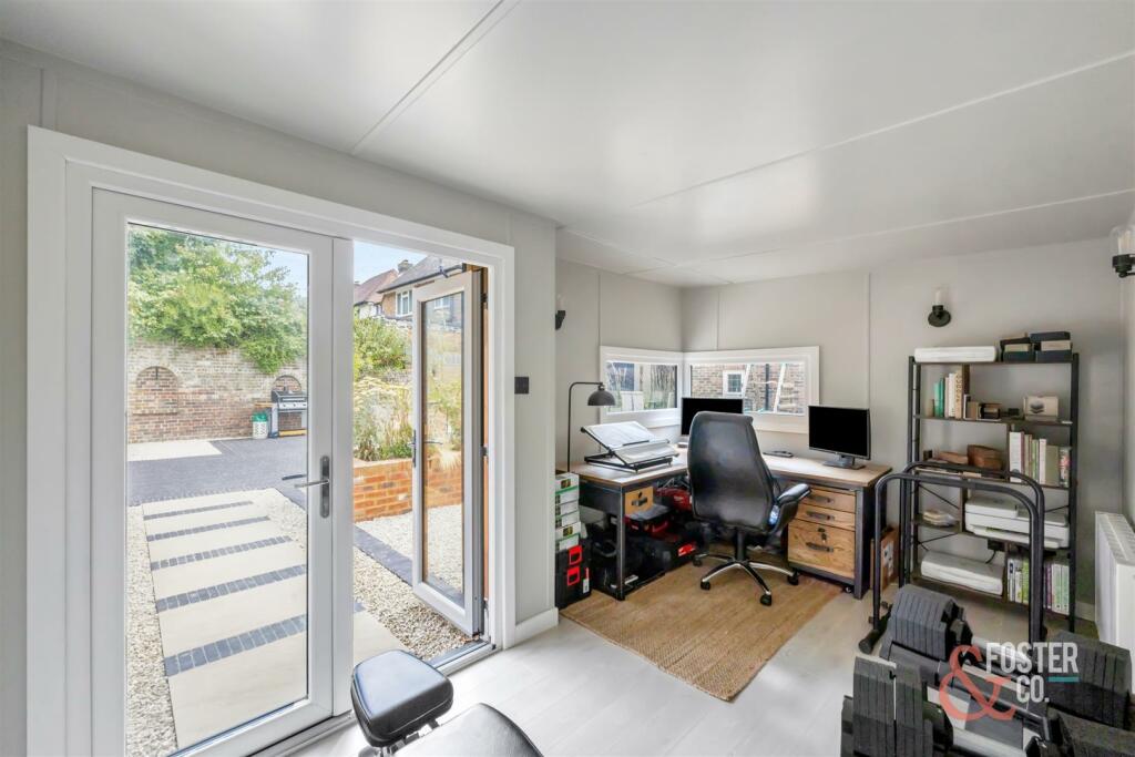 Woodland Drive 148-002.jpg