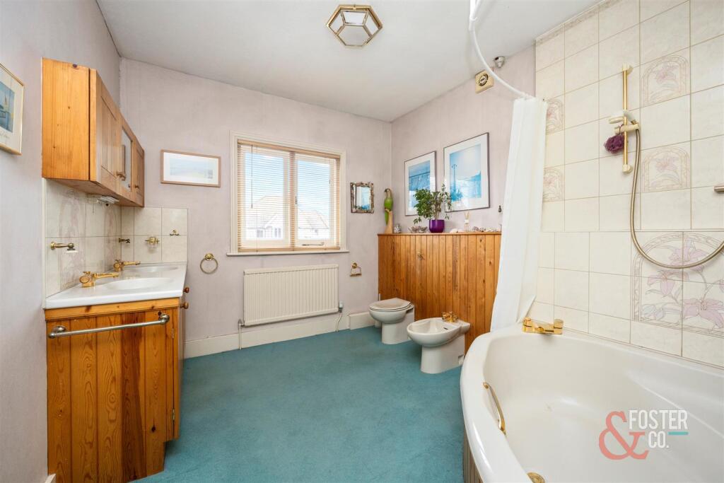 Bigwood Avenue, 21-011.JPG