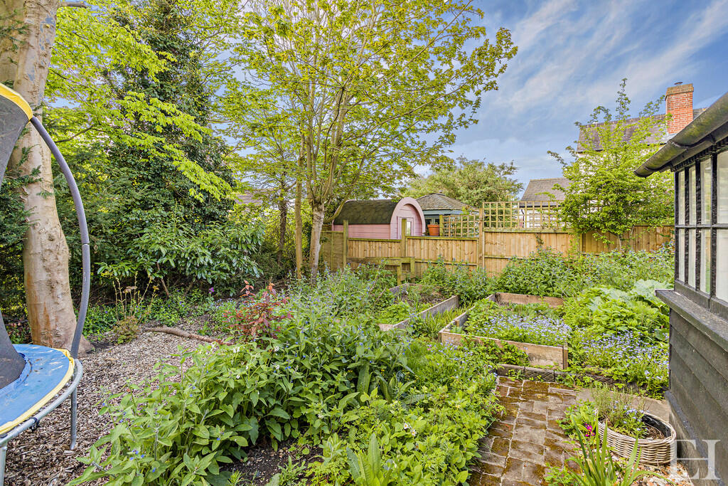 8644160-exteriorW...